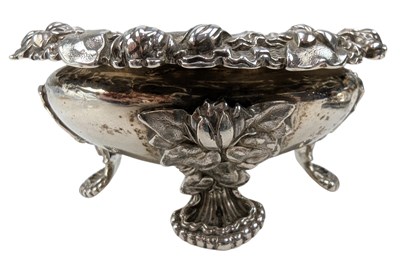 Lot 17 - PAIR OF GEORGE IV HALLMARKED SILVER & BLUE GLASS LINED TABLE SALTS