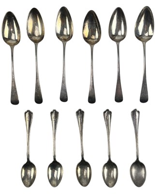 Lot 150 - SET OF 6 GEORGE III HALLMARKED SILVER TEASPOONS & OTHER