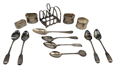 Lot 40 - EDWARD VII HALLMARKED SILVER TOAST RACK & SILVER NAPKIN RINGS