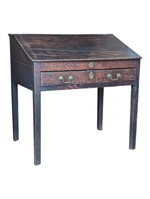 Lot 986 - 18TH CENTURY GEORGE III CLERK'S OAK WRITING TABLE / DESK