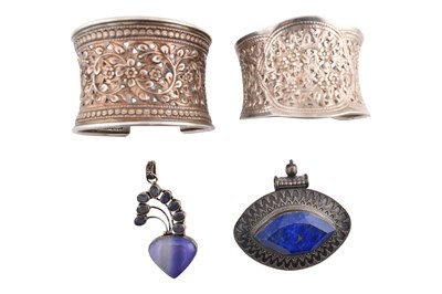 Lot 216 - COLLECTION OF SILVER WHITE METAL & GEM SET JEWELLERY