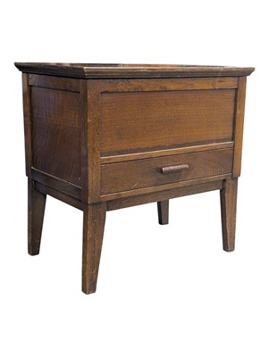 Lot 957 - VINTAGE 20TH CENTURY ART DECO OAK SEWING BOX / TABLE