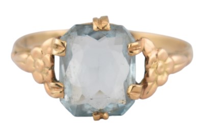 Lot 179 - 14CT GOLD & AQUAMARINE RING