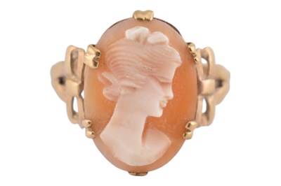 Lot 234 - 9CT GOLD CARVED SHELL CAMEO RING