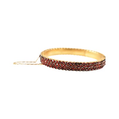 Lot 387 - BOHEMIAN GARNET BANGLE