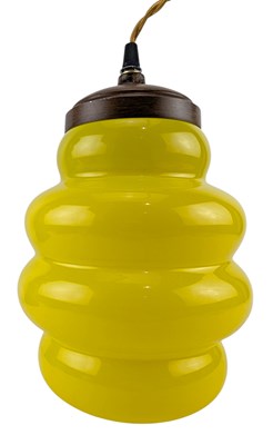 Lot 52 - MID 20TH CENTURY STYLE YELLOW GLASS BEEHIVE PENDANT CEILING LIGHT