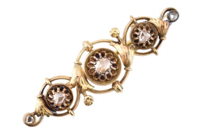 Lot 52 - 19TH CENTURY VICTORIAN GOLD & DIAMOND BROOCH