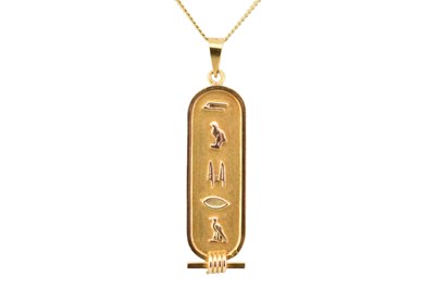 Lot 396 - 18CT GOLD EGYPTIAN HEIROGLYPHIC CARTOUCHE PENDANT & NECKLACE