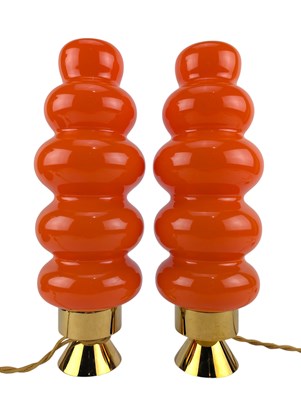 Lot 167 - PAIR OF ITALIAN MID CENTURY STYLE ORANGE GLASS BEEHIVE TABLE LAMPS