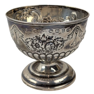 Lot 38 - 19TH CENTURY VICTORIAN HALLMARKED SILVER SUGAR BOWL