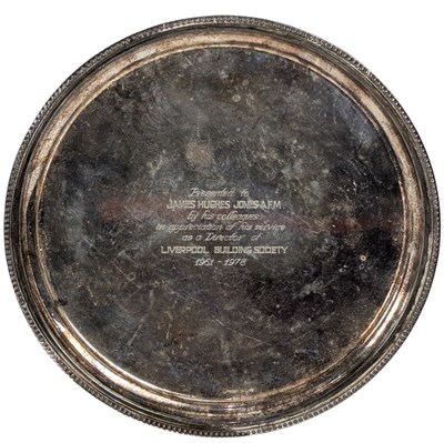 Lot 34 - ELIZABETH II HALLMARKED SILVER SALVER / DISH / CARD TRAY