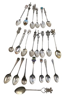 Lot 112 - COLLECTION OF HALLMARKED SILVER TEASPOONS & CONTINENTAL SILVER TEASPOONS