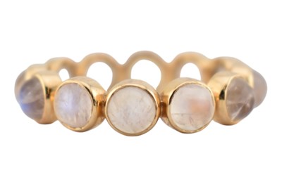 Lot 528 - MOONSTONE ETERNTY RING