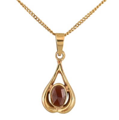 Lot 277 - 14CT GOLD & GARNET PENDANT NECKLACE