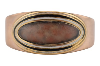 Lot 399 - GEORGIAN GOLD ENAMEL MOURNING RING