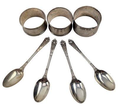 Lot 88 - THREE HALLMARKED SILVER NAPKIN RINGS & THREE SILVER TEASPOONS