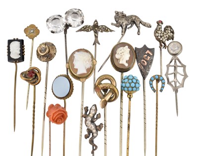 Lot 411 - ASSORTMENT OF ANTIQUE LAPAEL STICK & HAT PINS