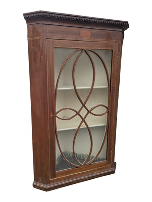 Lot 871 - VICTORIAN 19TH CENTURY CORNER BOOKCASE CABINET
