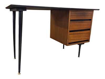 Lot 614 - BRITISH MODERN DESIGN - VINTAGE 20TH CENTURY TEAK WRITNG TABLE / DESK