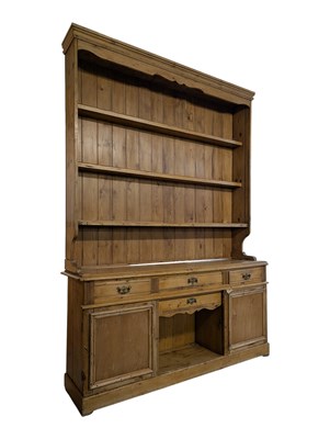 Lot 914 - LARGE 19TH CENTURY PINE WELSH DRESSER KITCHEN CABINET