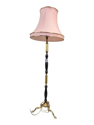 Lot 926 - EARLY 20TH CENTURY BRASS & EBONISED WOOD STANDARD LAMP