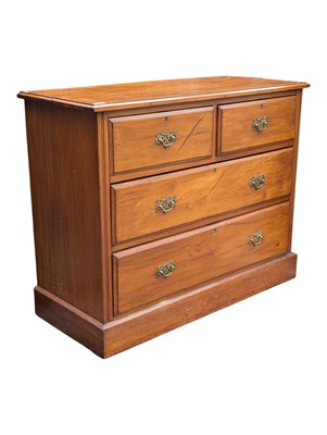 Lot 921 - EARLY 20TH CENTURY SATIN WALNUT CHEST OF DRAWERS