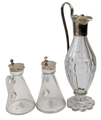 Lot 103 - PAIR OF ALLMARKED SILVER LIDDED WHISKEY TOTS & A SILVERMOUNTED & GLASS OIL CONTAINER