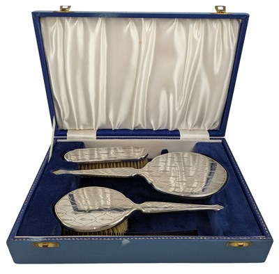 Lot 66 - CASED ELIZABETH II HALLMARKED SILVER DRESSING TABLE VANITY SET