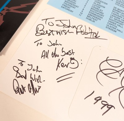 Lot 2 - MUSIC - CHUCK BERRY - AUTOGRAPH, PROGRAMME & LEAFLETS