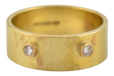 Lot 78 - CATHERINE MANNHEIM - 18CT GOLD & DIAMOND BAND RING