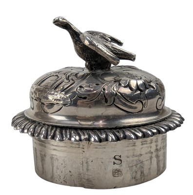 Lot 8 - 18TH CENTURY GEORGE II HALLMARKED SILVER LIDDED TEA CADDY