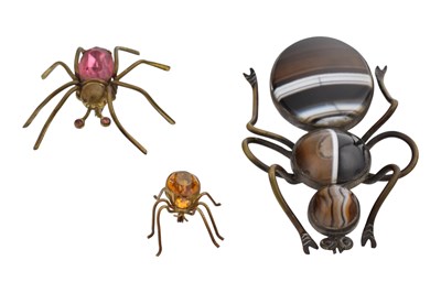 Lot 76 - LARGE BANDED AGATE BUG & TWO SPIDER BROOCH PINS