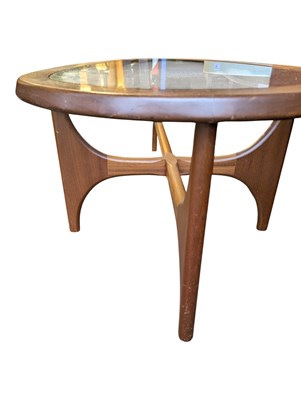 Lot 641 - STATEROOM BY STONEHILL - MID CENTURY TEAK & GLASS COFFEE TABLE