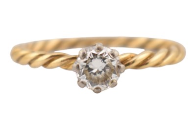 Lot 11 - GOLD & DIAMOND SINGLE STONE RING