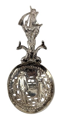 Lot 115 - 19TH CENTURY VICTORIAN HALLMARKED SILVER ARMORIAL SPOON & OTHERS