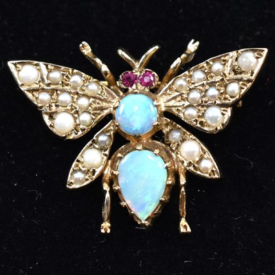 Lot 95 - HALLMARKED 9CT GOLD OPAL RUBY & PEARL BEE BROOCH PIN