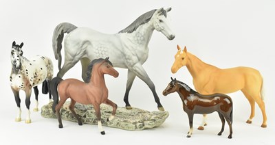 Lot 107 - BESWICK & ROYAL DOULTON - A COLLECTION OF SIX POCELAIN FIGURINE OF HORSES
