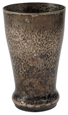 Lot 89 - 20TH CENTURY CONTINENTAL PLANISHED 800 SILVER BEAKER