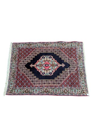 Lot 734 - 20TH CENTURY PERSIAN IRANIAN SENNEH WOOL RUG
