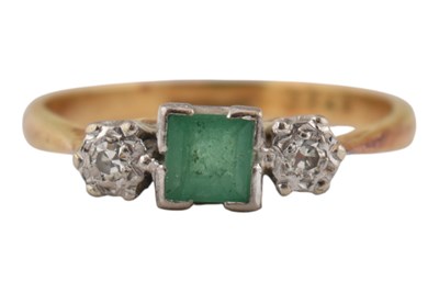Lot 46 - 18CT GOLD EMERALD & DIAMOND RING