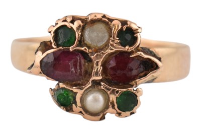 Lot 451 - 19TH CENTURY GEM SET RING