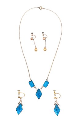 Lot 192 - VINTAGE BUTTERFLY WING NECKLACE & EARRING SET