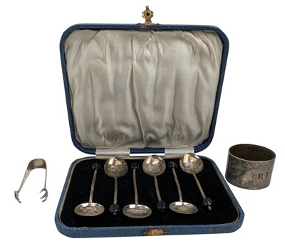 Lot 57 - CASED GEORGE V HALLMARKED SILVER COFFEE BEAN TEASPOONS & OTHERS