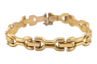 Lot 145 - HALLMARKED 9CT GOLD FANCY LINK BRACELET
