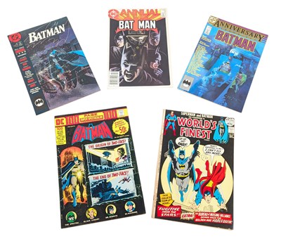 Lot 606 - COMICS - COLLECTION OF DC BATMAN COMIC BOOKS