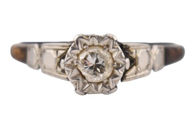 Lot 291 - 18CT GOLD & PLATINUM SING STONE DIAMOND RING