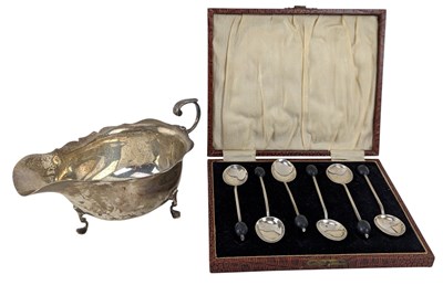 Lot 41 - HALLMARKED SILVER SAUCE BOAT & SILVER COFFEE BEAN TEASPOONS