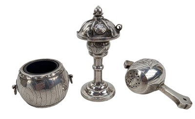 Lot 23 - 20TH CENTURY JAPANESE SILVER 3 PIECE CRUET SET / CONDIMENT SET