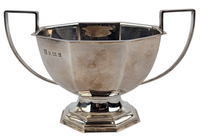 Lot 43 - 20TH CENTURY ELIZABETH II HALLMARKED SILVER BARKER ELLIS SUGAR BOWL