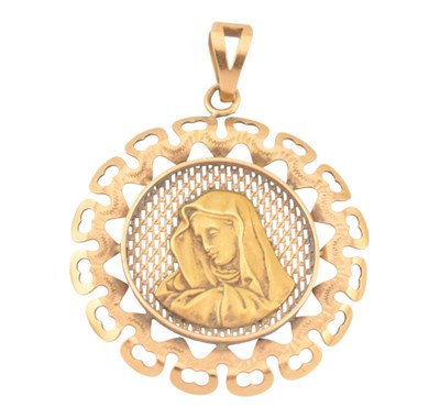 Lot 363 - ITALIAN 18CT GOLD PENDANT